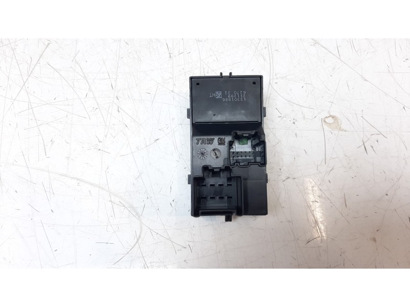 Recambio de mando elevalunas delantero derecho para opel astra j gtc 1.6 cdti dpf referencia OEM IAM 13301886  
