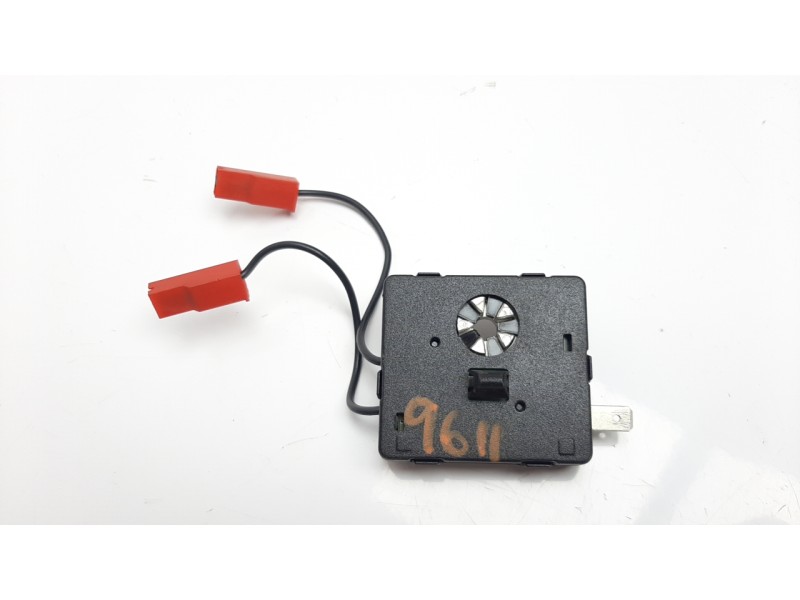 Recambio de antena para jaguar xf 3.0 v6 diesel s premium luxury referencia OEM IAM 8X2318K891AA  