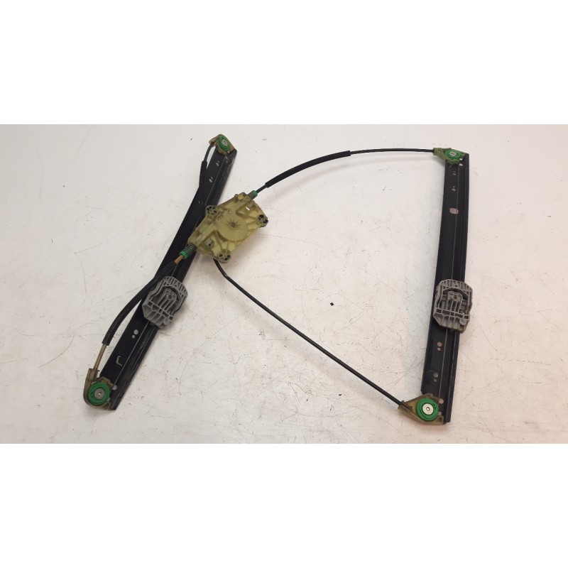 Recambio de elevalunas delantero izquierdo para audi q7 (4l) 3.0 v6 24v tdi referencia OEM IAM 4L0837461F 106023314 113677