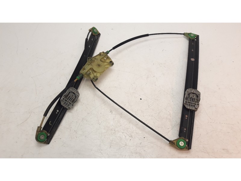 Recambio de elevalunas delantero izquierdo para audi q7 (4l) 3.0 v6 24v tdi referencia OEM IAM 4L0837461F 106023314 113677