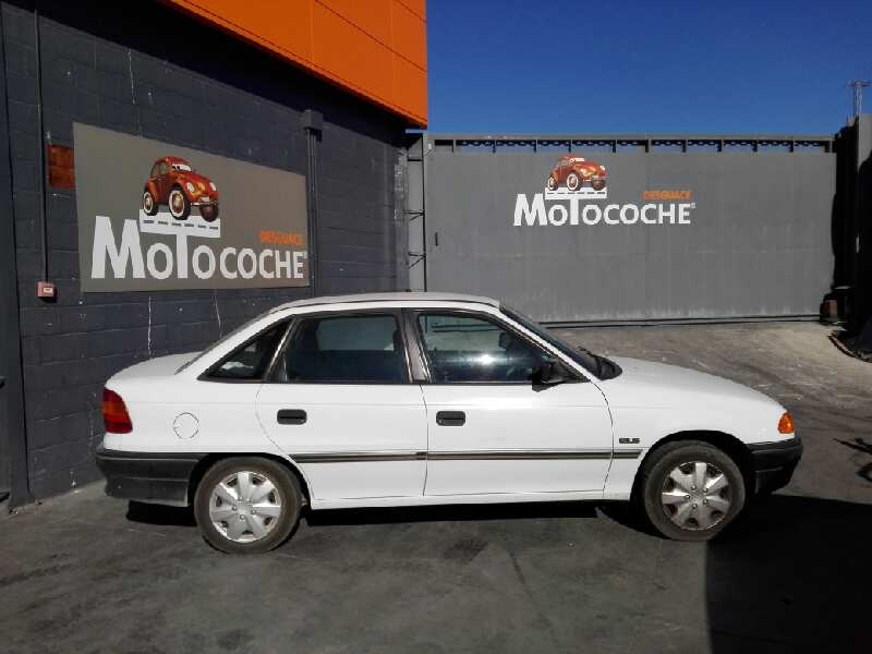 opel astra f berlina del año 1994
