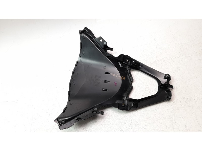 Recambio de moldura para honda pcx 125 referencia OEM IAM 64305K1ZJ10YG  