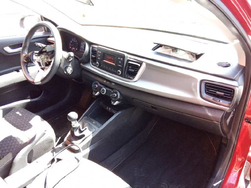 kia rio (yb) del año 2017