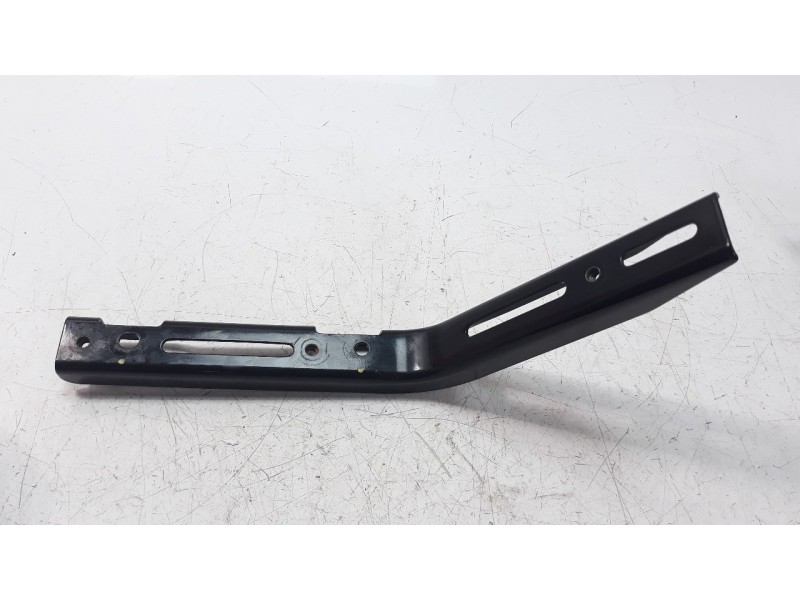 Recambio de moldura para honda pcx 125 referencia OEM IAM 50620K35V00  