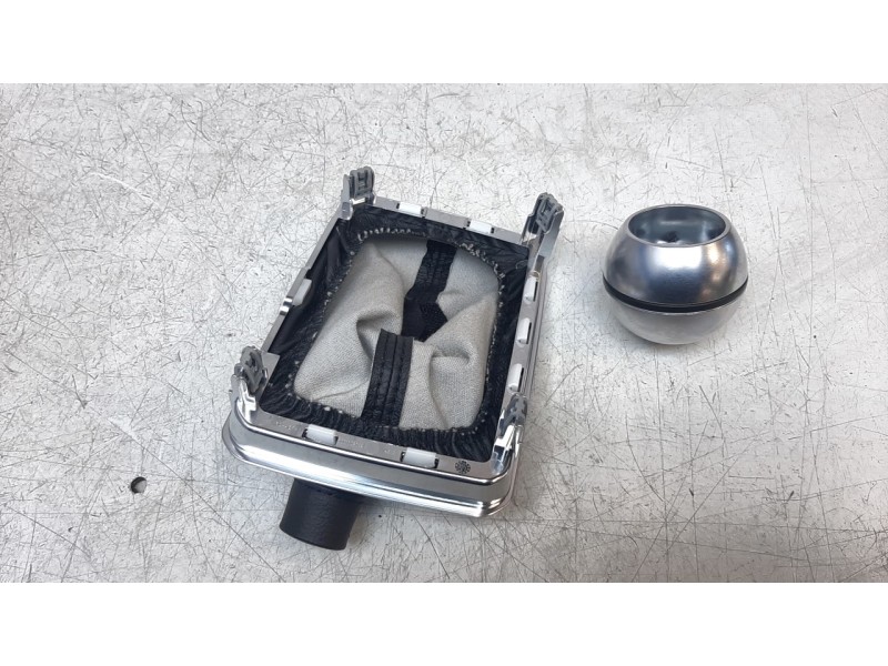 Recambio de pomo palanca cambio para jeep compass ii 1.6 m-jet cat referencia OEM IAM 68201215AA  