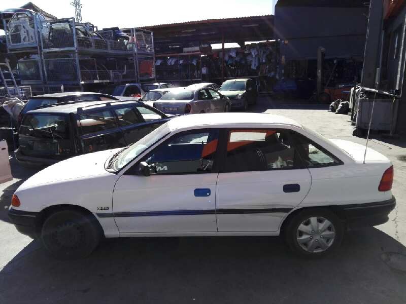 opel astra f berlina del año 1994