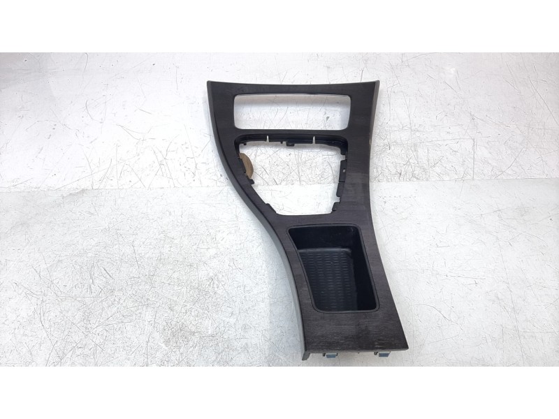 Recambio de consola central para bmw serie 3 berlina (e90) 318d referencia OEM IAM 7118034  