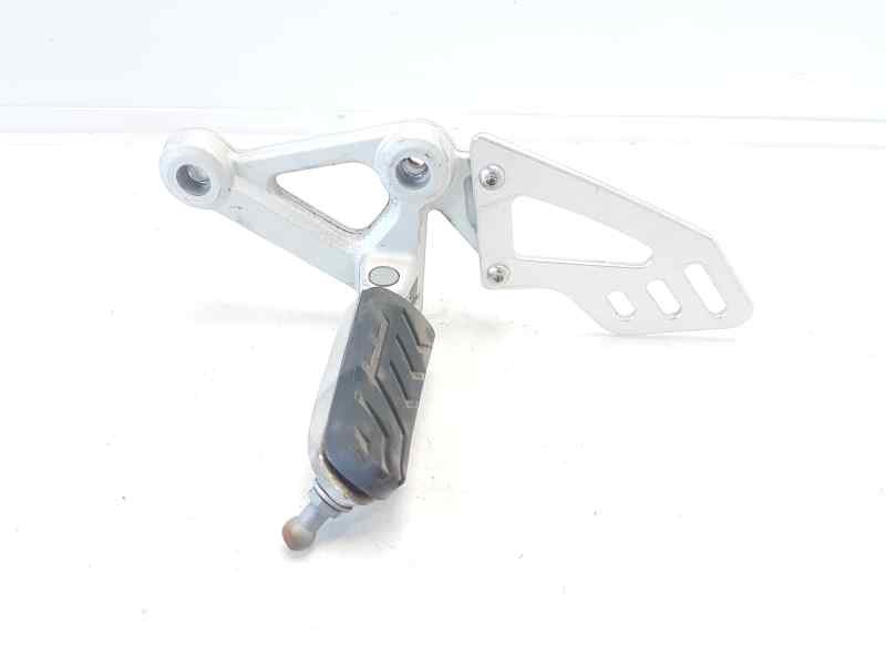 Recambio de estribo para aprilia yb shiver 900 referencia OEM IAM 894585  