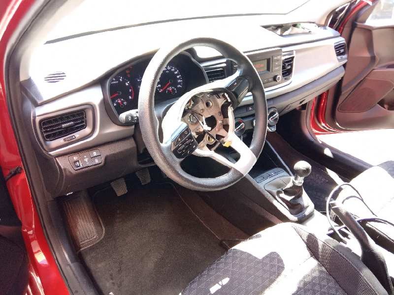 kia rio (yb) del año 2017