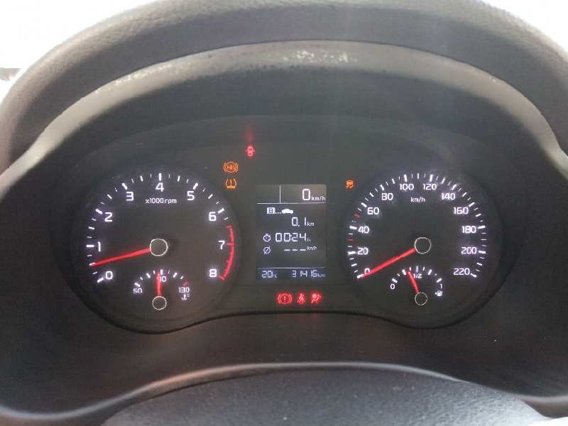 kia rio (yb) del año 2017