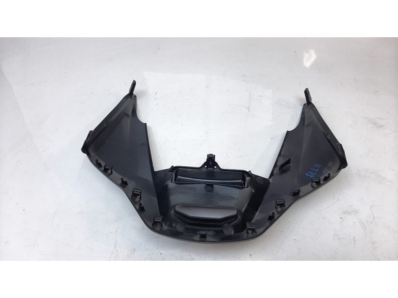 Recambio de moldura para honda pcx 125 referencia OEM IAM 80115K1ZJ100  