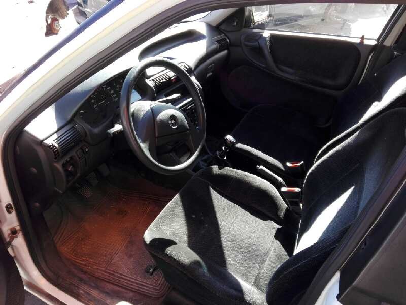opel astra f berlina del año 1994