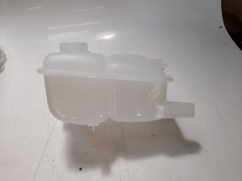 Recambio de deposito expansion para ford focus berlina (cak) referencia OEM IAM FAR9895 FAR9895 955471