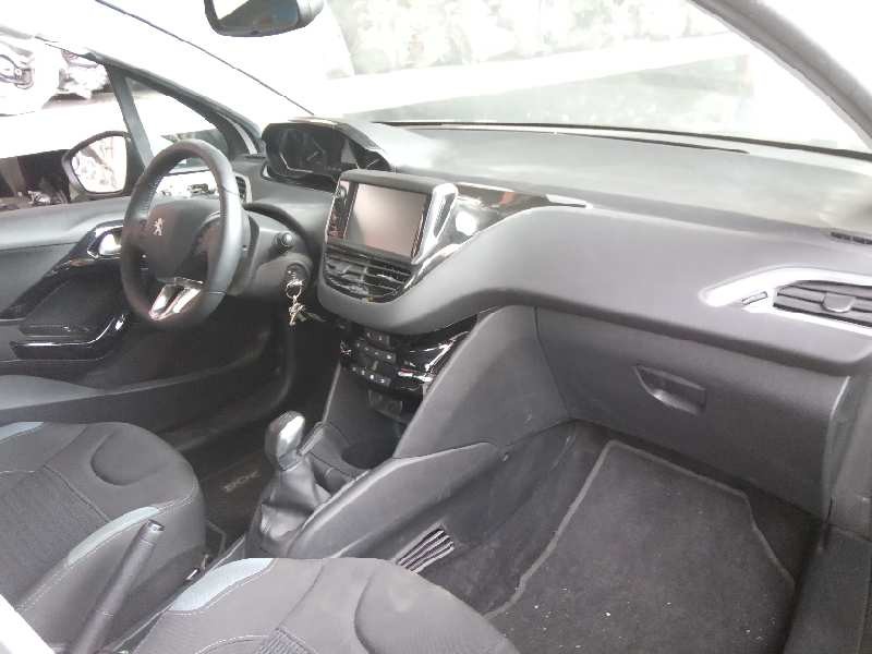 peugeot 208 del año 2014