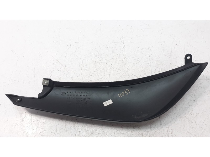 Recambio de moldura para bmw f 800 r referencia OEM IAM 46627678607  