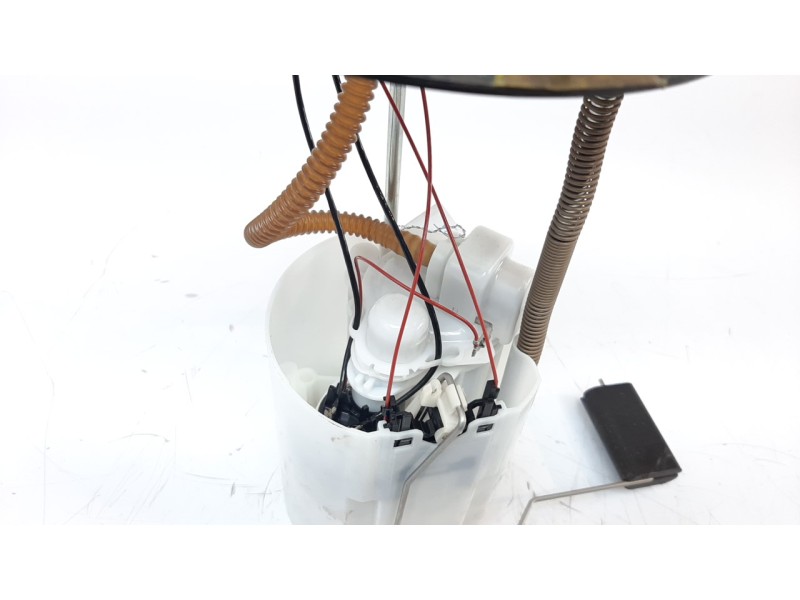 Recambio de bomba combustible para suzuki vitara 1.4 16v boosterjet cat referencia OEM IAM 1510060R00000  