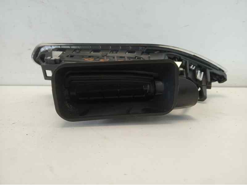Recambio de rejilla aireadora para peugeot 2008 referencia OEM IAM 9673131677  