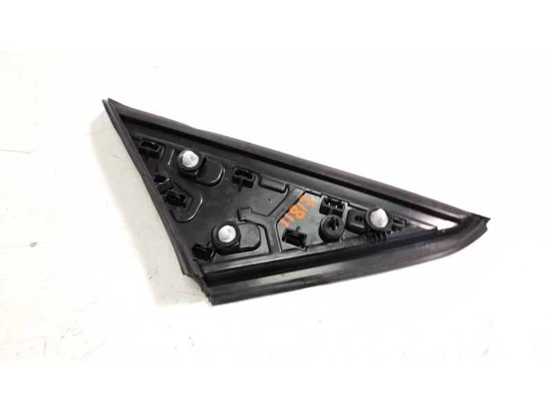 Recambio de moldura para citroen c3 aircross feel referencia OEM IAM 13471241  