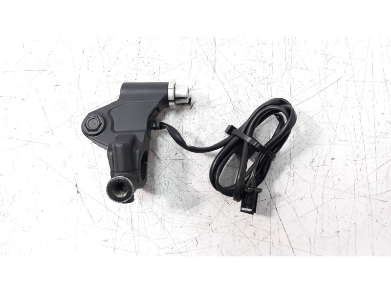 Recambio de bomba embrague para ducati scrambler referencia OEM IAM 63640022A  