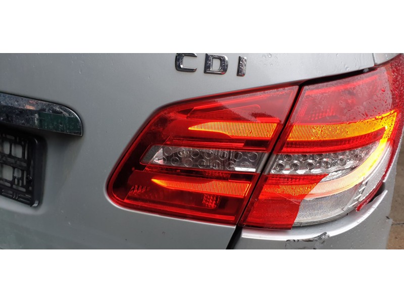 Recambio de piloto trasero derecho interior para mercedes-benz clase b (w246) b 200 cdi be (246.201) referencia OEM IAM A2469066