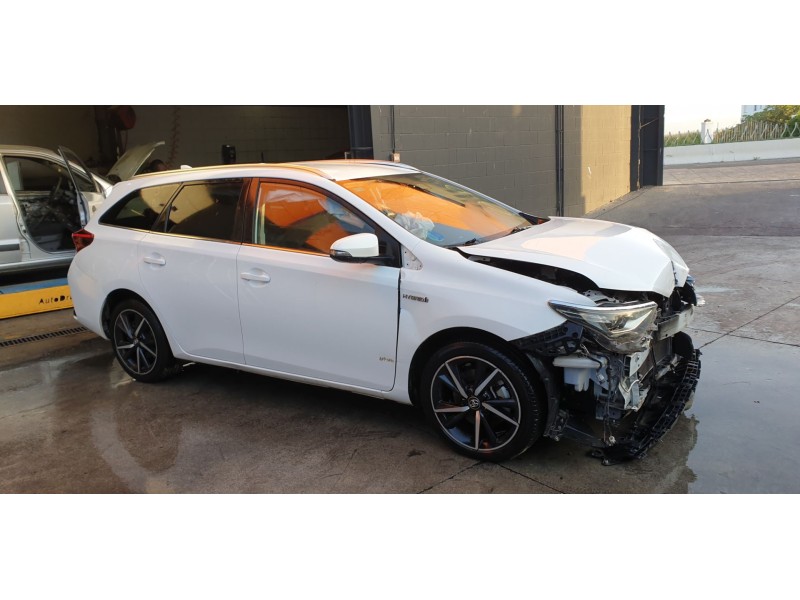 toyota auris touring sports (e18) del año 2017