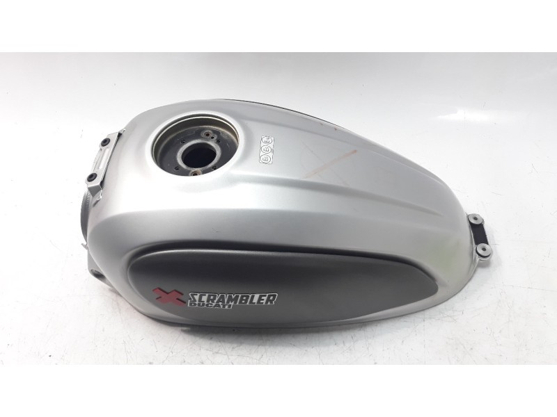 Recambio de deposito combustible para ducati scrambler referencia OEM IAM 58612761BF  