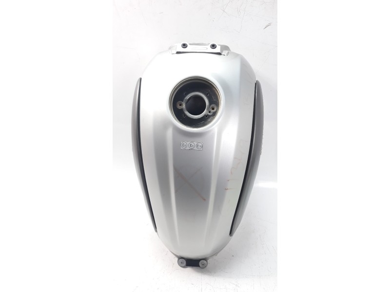Recambio de deposito combustible para ducati scrambler referencia OEM IAM 58612761BF  