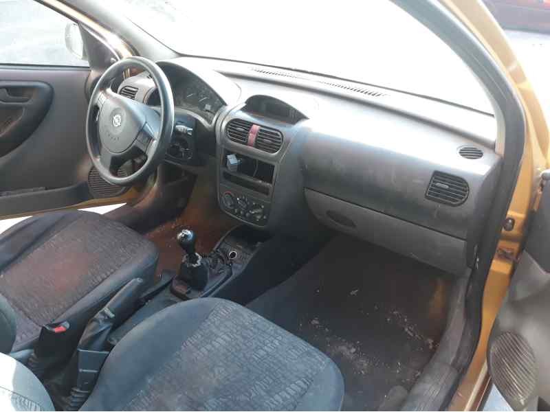 opel corsa c del año 2001
