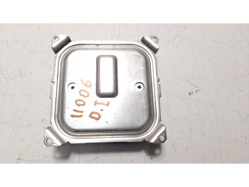 Recambio de centralita faros xenon para renault captur 0.9 energy referencia OEM IAM 260558608R A2C90665700 