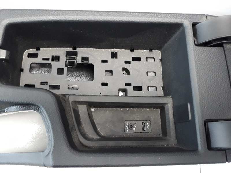 Recambio de apoyabrazos central para bmw serie 3 lim. (f30) 318d advantage referencia OEM IAM 51169216925  