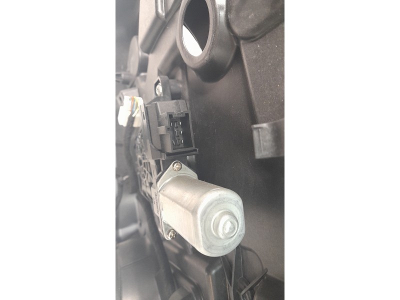 Recambio de elevalunas trasero derecho para mercedes-benz clase b (w246) b 200 cdi be (246.201) referencia OEM IAM 2467302600  