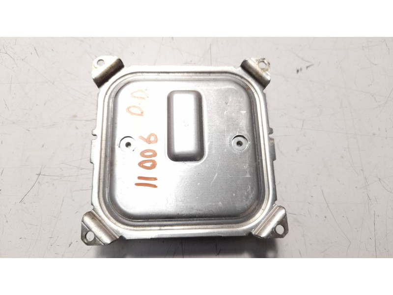 Recambio de centralita faros xenon para renault captur 0.9 energy referencia OEM IAM 260558608R A2C90665700 