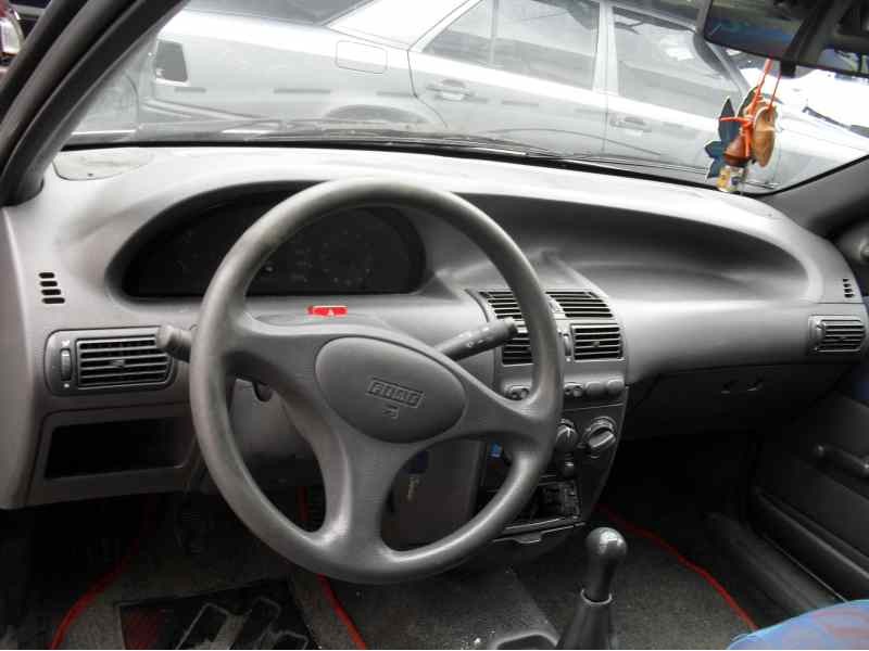 fiat punto berlina (176) del año 1999