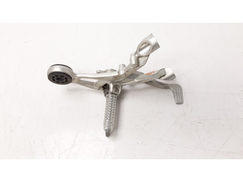 Recambio de estribo para bmw s 1000 rr s 1000 rr referencia OEM IAM 8568716 8361540 8568709