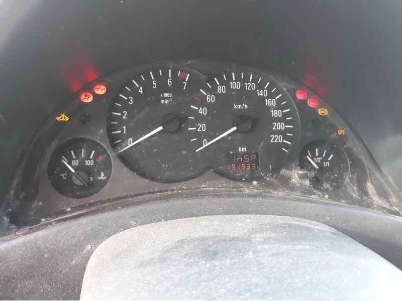 opel corsa c del año 2001