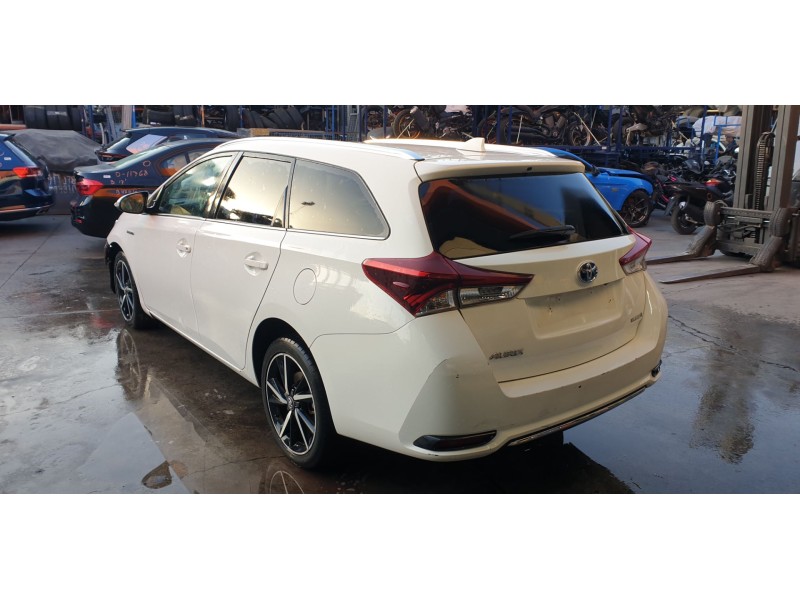 toyota auris touring sports (e18) del año 2017