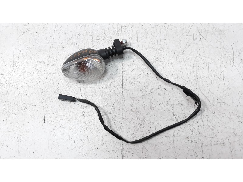 Recambio de piloto delantero derecho para ducati scrambler referencia OEM IAM 53040155B  