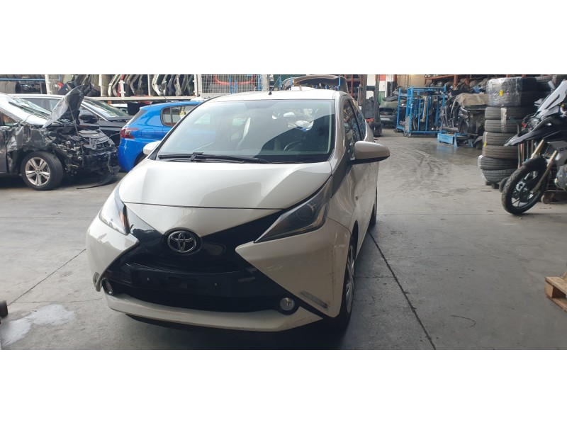 toyota aygo del año 2015