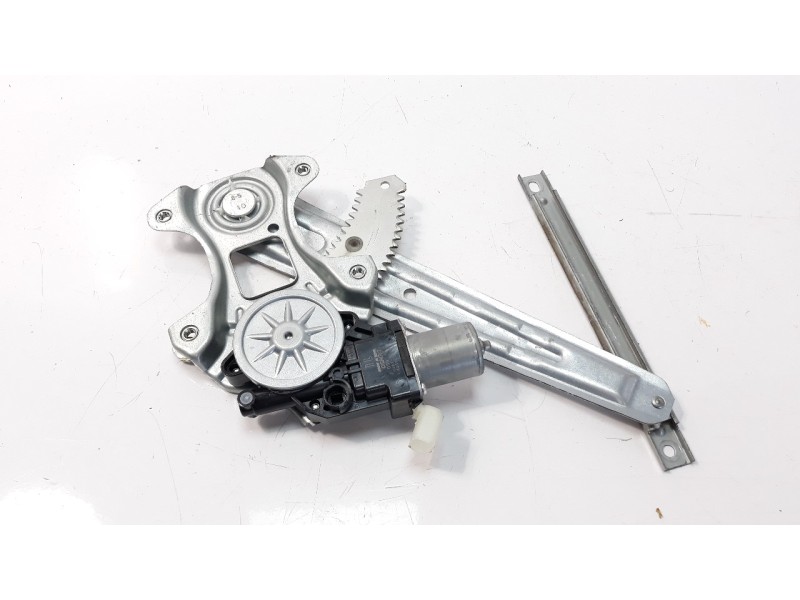 Recambio de elevalunas trasero derecho para suzuki vitara 1.4 16v boosterjet cat referencia OEM IAM 8353061M00  
