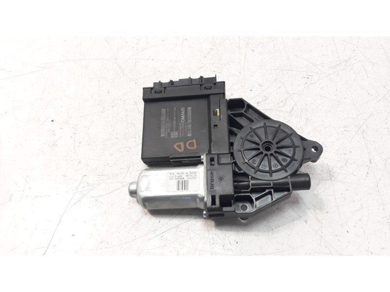Recambio de motor elevalunas delantero derecho para volvo xc 40 1.5 cat referencia OEM IAM 31674757  