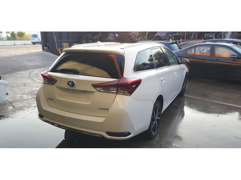 toyota auris touring sports (e18) del año 2017