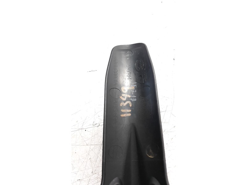 Recambio de moldura para ducati scrambler referencia OEM IAM 4601C091A  