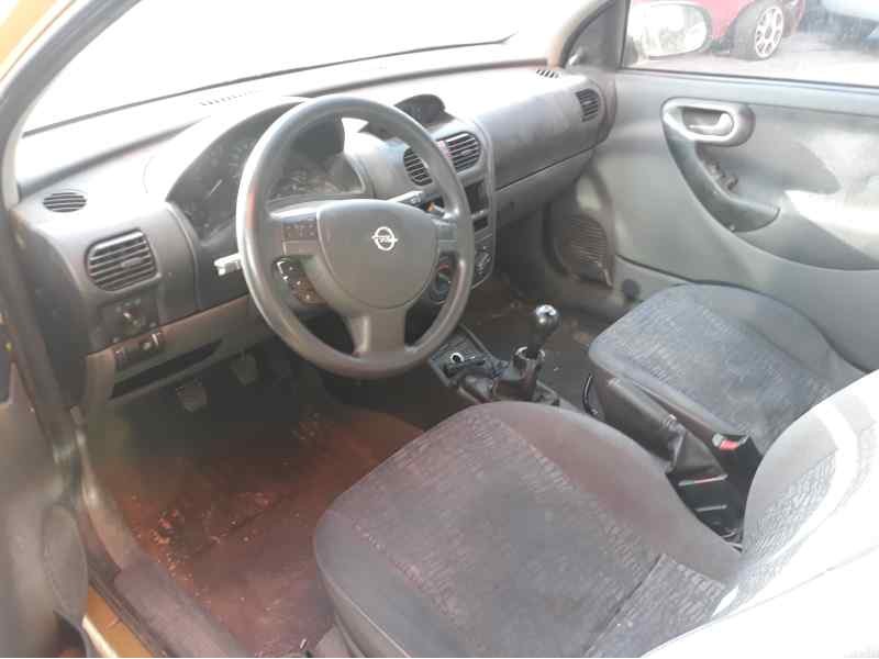 opel corsa c del año 2001
