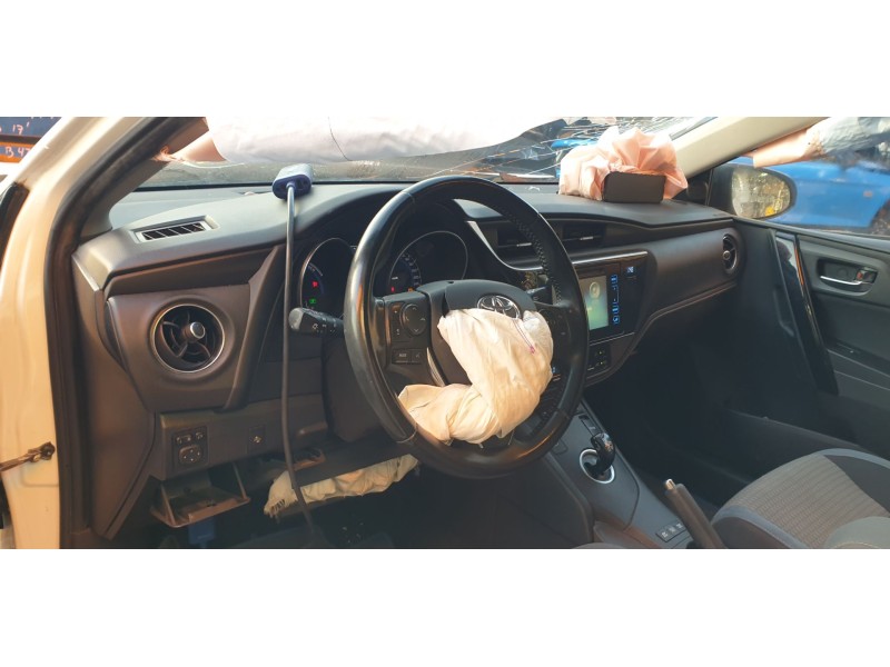 toyota auris touring sports (e18) del año 2017