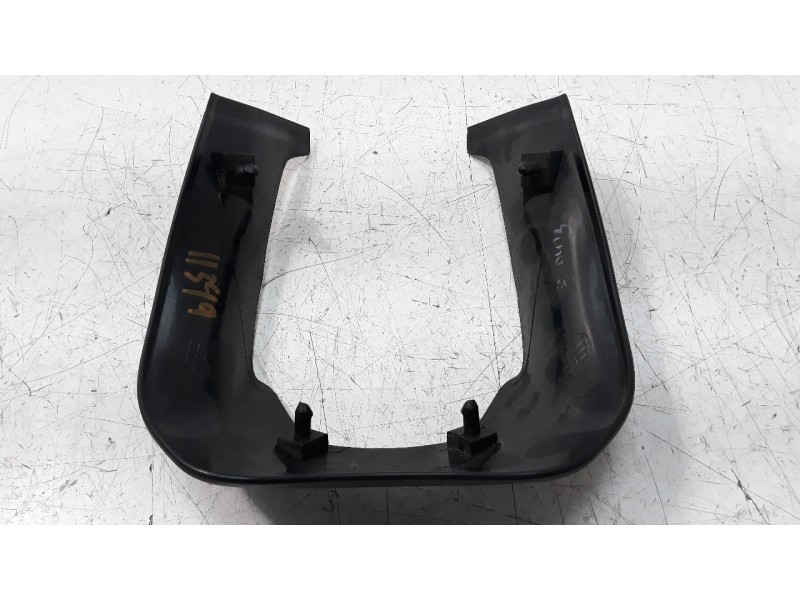 Recambio de moldura para ducati scrambler referencia OEM IAM 48016671B  