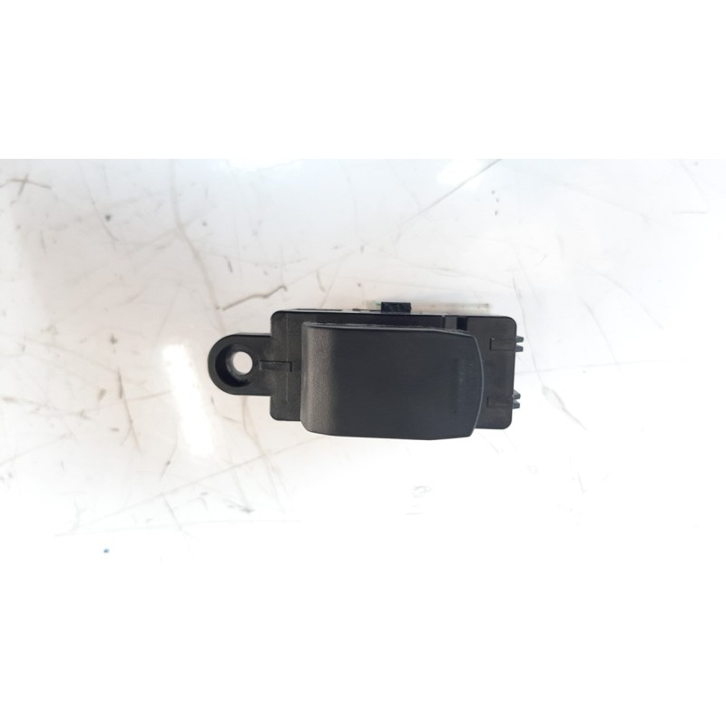 Recambio de mando elevalunas trasero derecho para suzuki vitara 1.4 16v boosterjet cat referencia OEM IAM 3799568L00000  