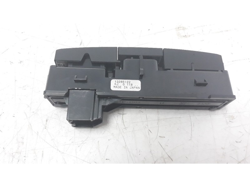 Recambio de warning para opel astra j lim. 1.7 16v cdti referencia OEM IAM 13285122  