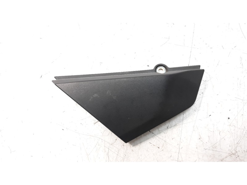 Recambio de moldura para ducati scrambler referencia OEM IAM 4601C102A  