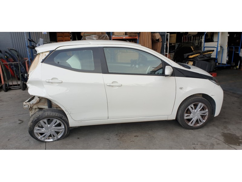 toyota aygo del año 2015