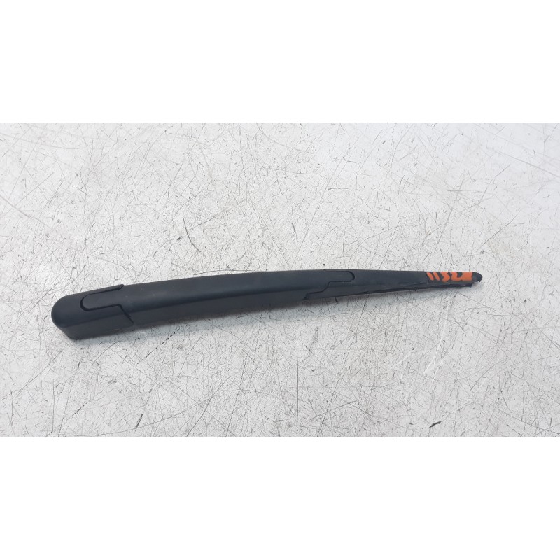 Recambio de brazo limpia trasero para kia niro referencia OEM IAM 98820AT000  